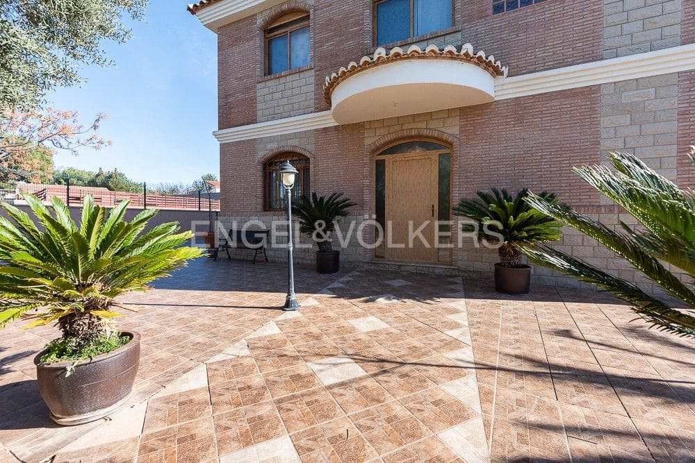 4 bedroom Villa for sale in Naquera with pool garage - € 540,000 (Ref: 8235362)