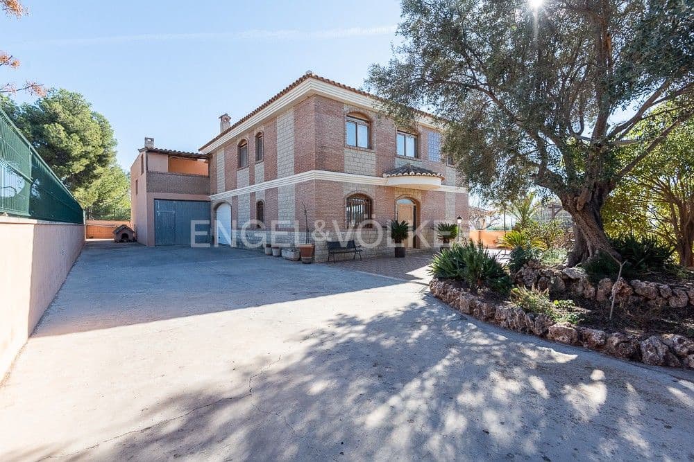 4 bedroom Villa for sale in Naquera with pool garage - € 540,000 (Ref: 8235362)
