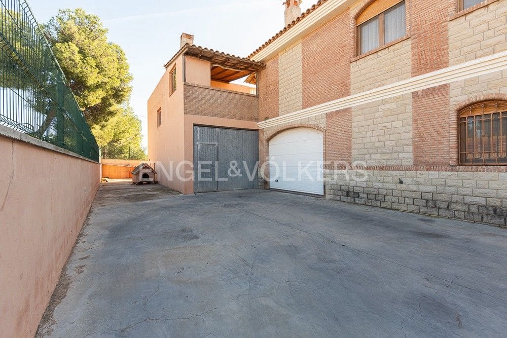 4 bedroom Villa for sale in Naquera with pool garage - € 540,000 (Ref: 8235362)