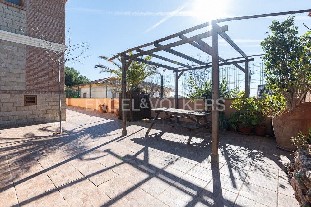 4 bedroom Villa for sale in Naquera with pool garage - € 540,000 (Ref: 8235362)