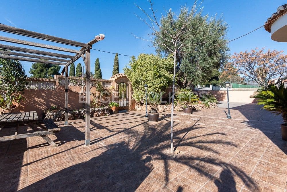 4 bedroom Villa for sale in Naquera with pool garage - € 540,000 (Ref: 8235362)