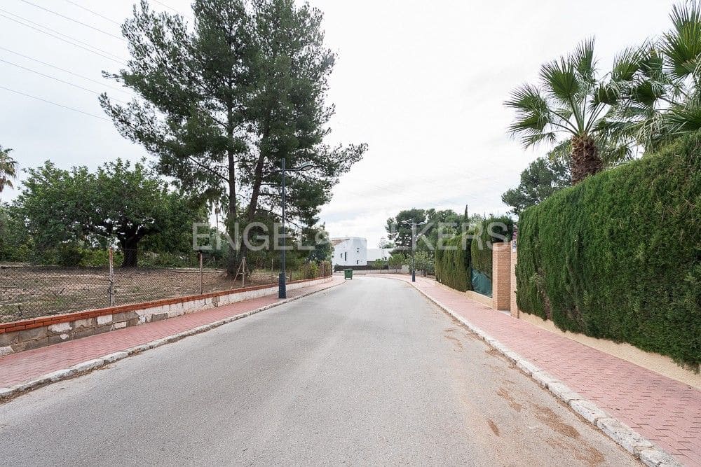 Bauplatz zu verkaufen in Paterna - 495.000 € (Ref: 8235369)