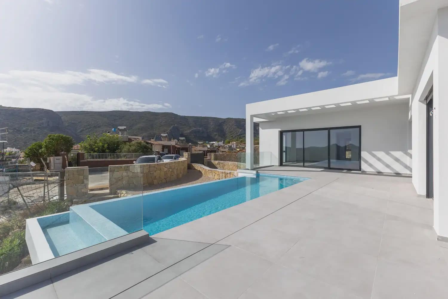 4 bedroom Villa for sale in Pedreguer with pool garage - € 1,395,000 (Ref: 8235370)