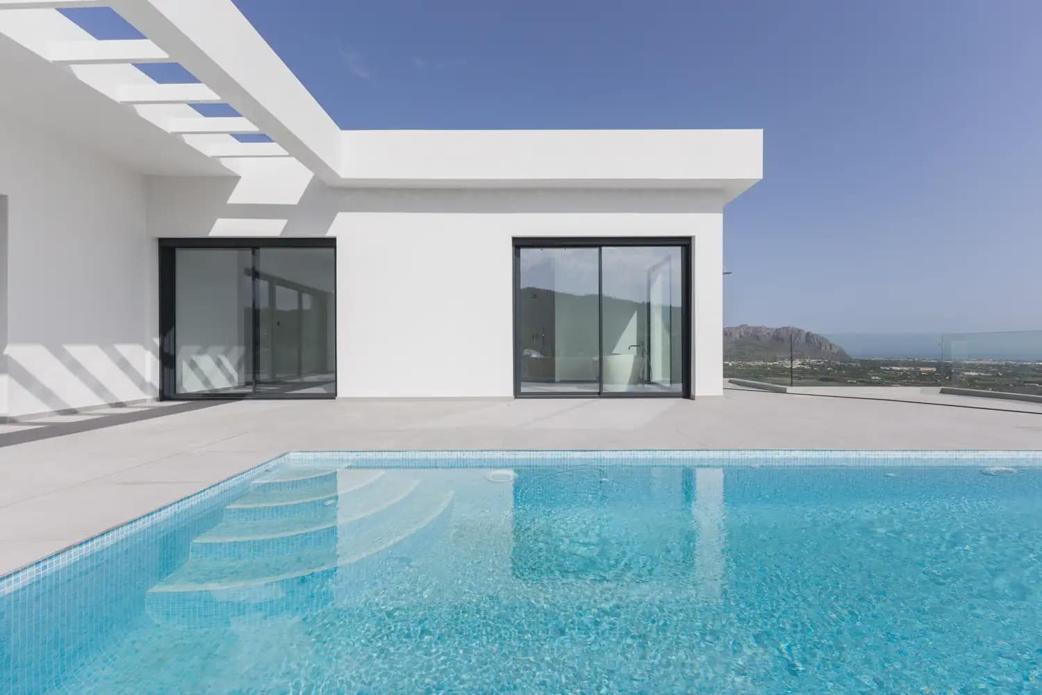4 bedroom Villa for sale in Pedreguer with pool garage - € 1,395,000 (Ref: 8235370)