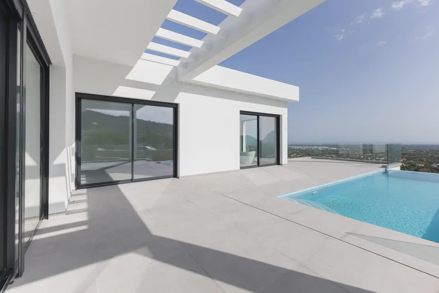 4 bedroom Villa for sale in Pedreguer with pool garage - € 1,395,000 (Ref: 8235370)