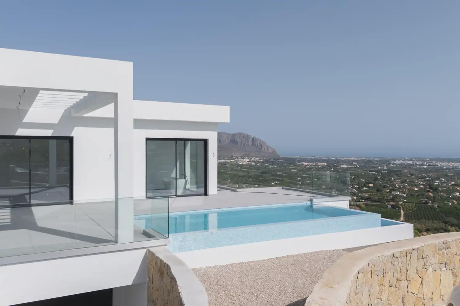 4 bedroom Villa for sale in Pedreguer with pool garage - € 1,395,000 (Ref: 8235370)