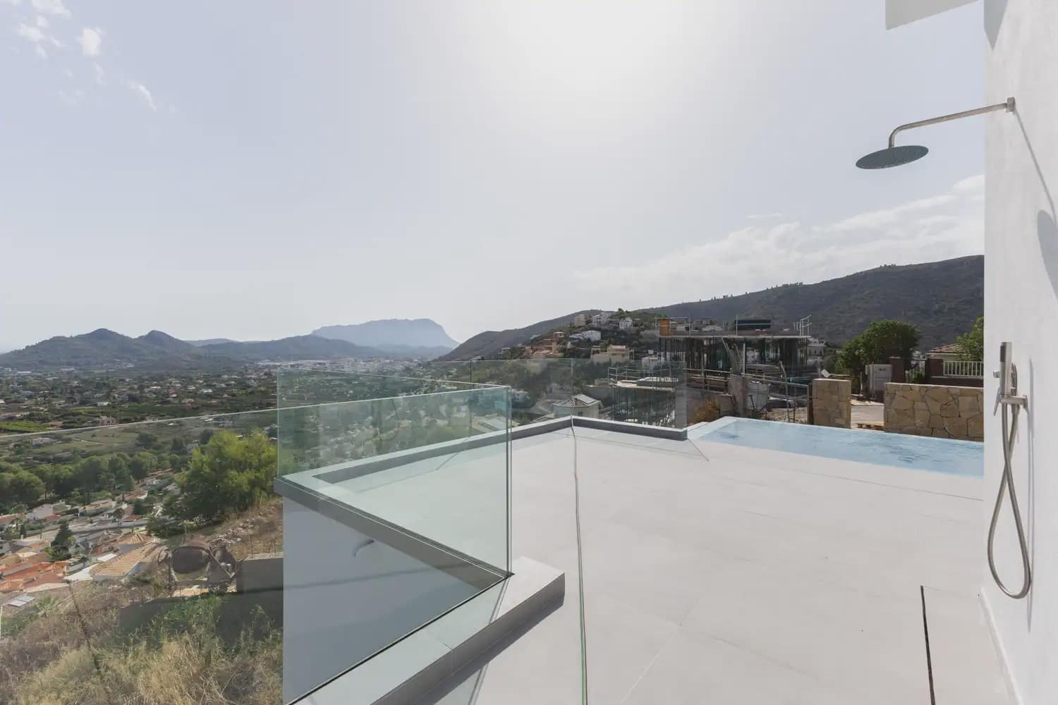 4 bedroom Villa for sale in Pedreguer with pool garage - € 1,395,000 (Ref: 8235370)