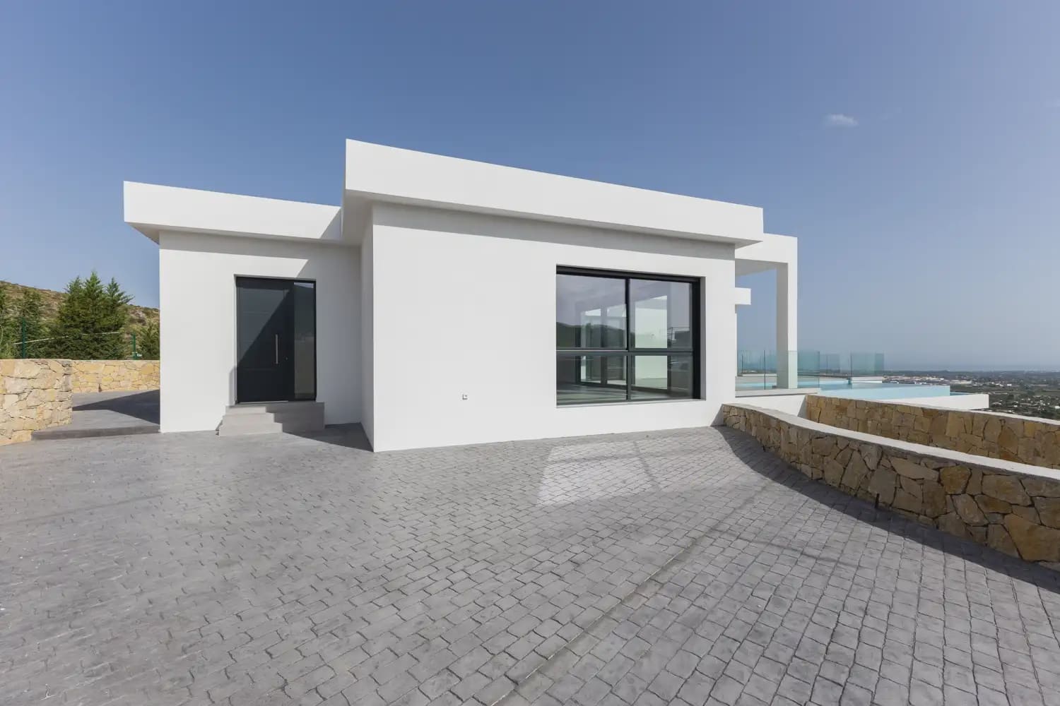 4 bedroom Villa for sale in Pedreguer with pool garage - € 1,395,000 (Ref: 8235370)