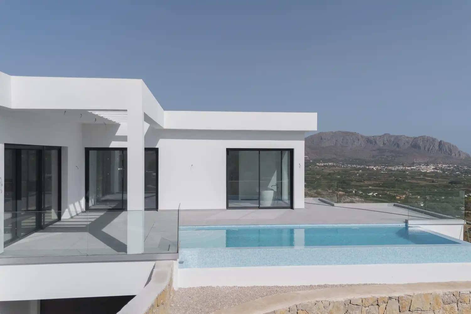 4 bedroom Villa for sale in Pedreguer with pool garage - € 1,395,000 (Ref: 8235370)