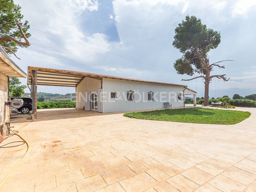 4 bedroom Finca/Country House for sale in Montroy with pool - € 375,000 (Ref: 8235396)