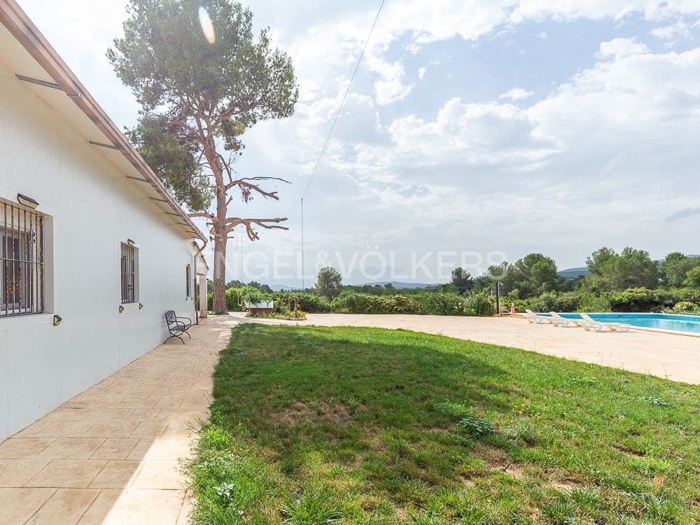 4 bedroom Finca/Country House for sale in Montroy with pool - € 375,000 (Ref: 8235396)