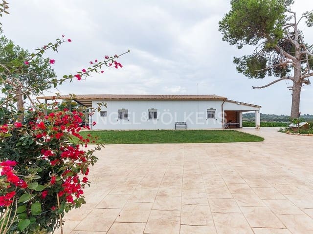 4 bedroom Finca/Country House for sale in Montroy with pool - € 375,000 (Ref: 8235396)
