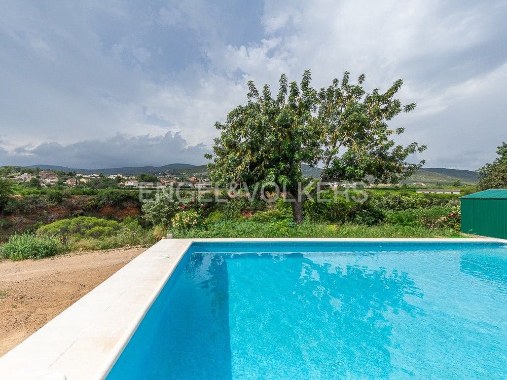 4 bedroom Finca/Country House for sale in Montroy with pool - € 375,000 (Ref: 8235396)