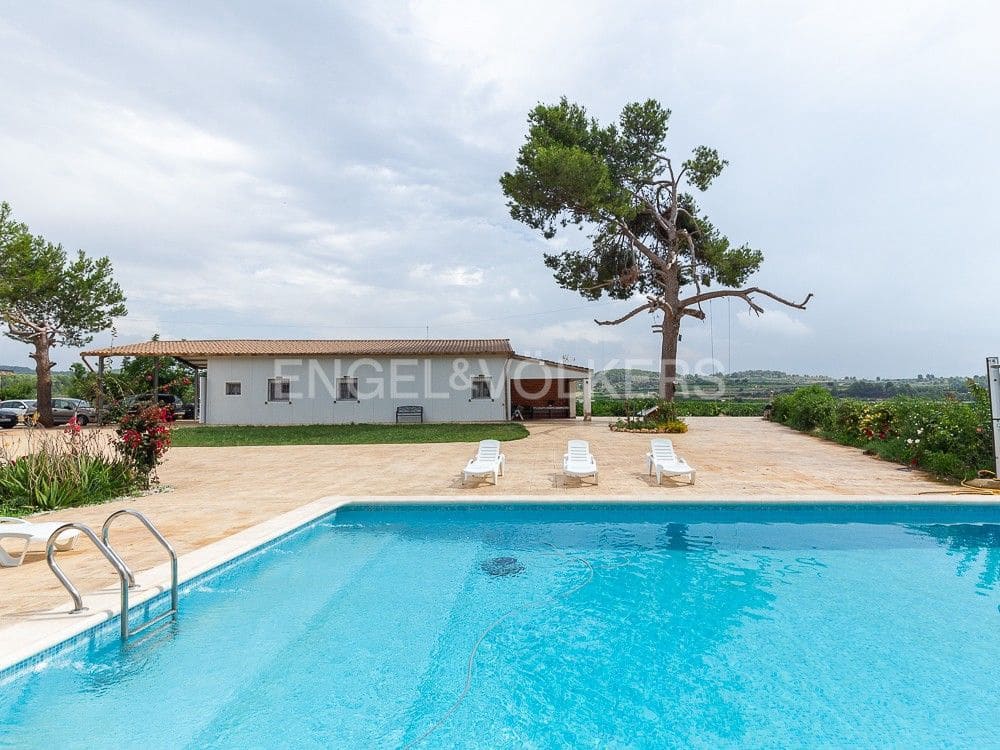 4 bedroom Finca/Country House for sale in Montroy with pool - € 375,000 (Ref: 8235396)