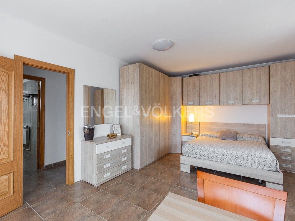 4 bedroom Finca/Country House for sale in Montroy with pool - € 375,000 (Ref: 8235396)
