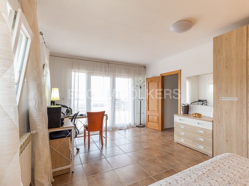 4 bedroom Finca/Country House for sale in Montroy with pool - € 375,000 (Ref: 8235396)