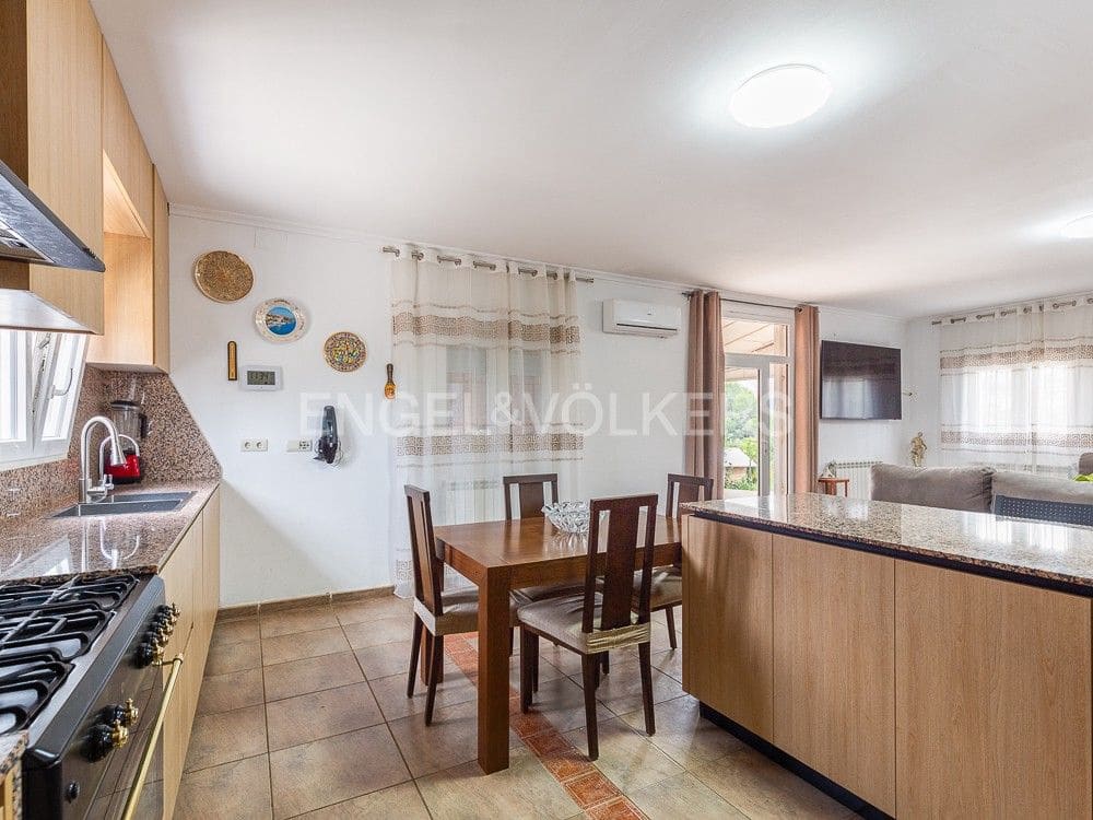 4 bedroom Finca/Country House for sale in Montroy with pool - € 375,000 (Ref: 8235396)