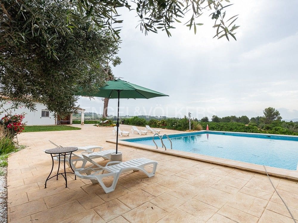 4 bedroom Finca/Country House for sale in Montroy with pool - € 375,000 (Ref: 8235396)