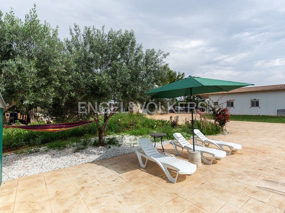 4 bedroom Finca/Country House for sale in Montroy with pool - € 375,000 (Ref: 8235396)