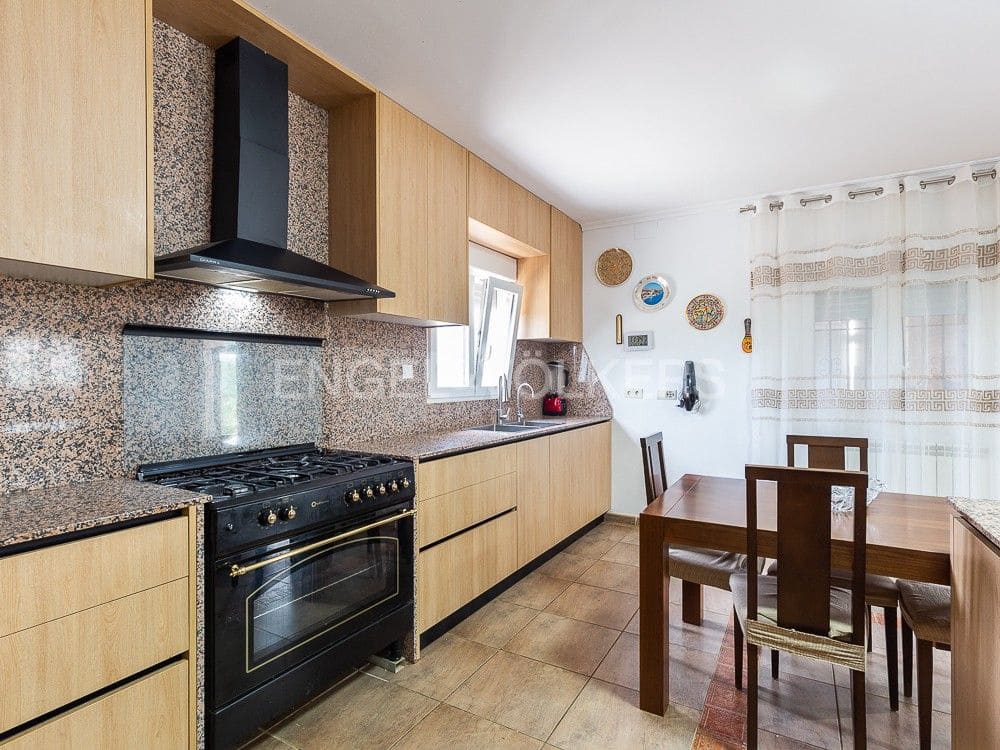 4 bedroom Finca/Country House for sale in Montroy with pool - € 375,000 (Ref: 8235396)