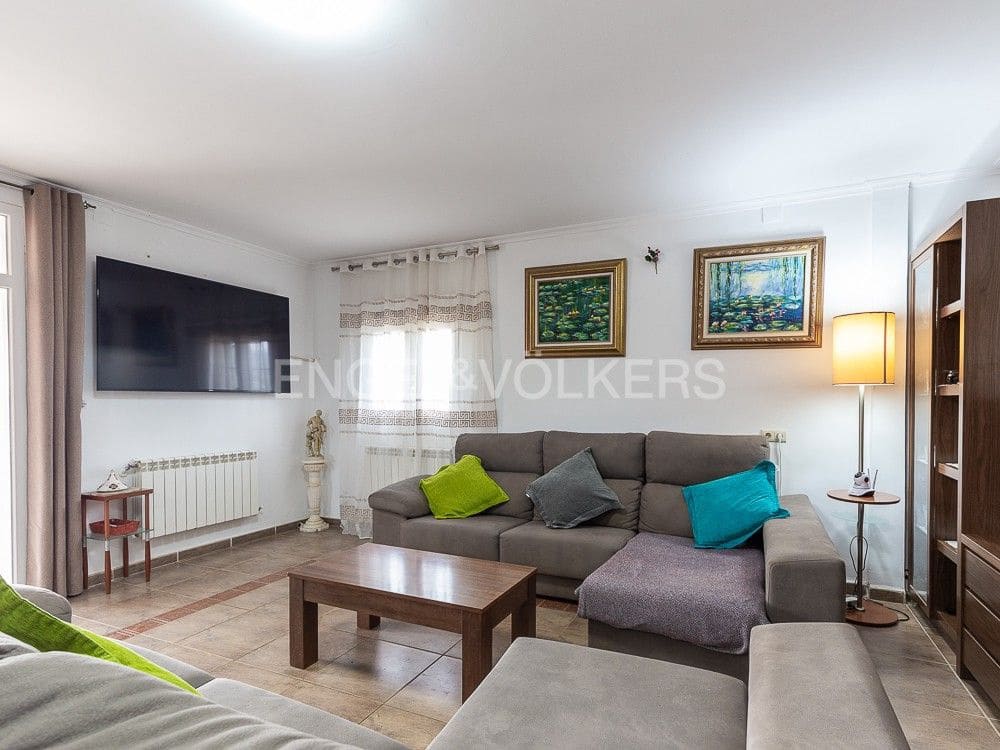 4 bedroom Finca/Country House for sale in Montroy with pool - € 375,000 (Ref: 8235396)