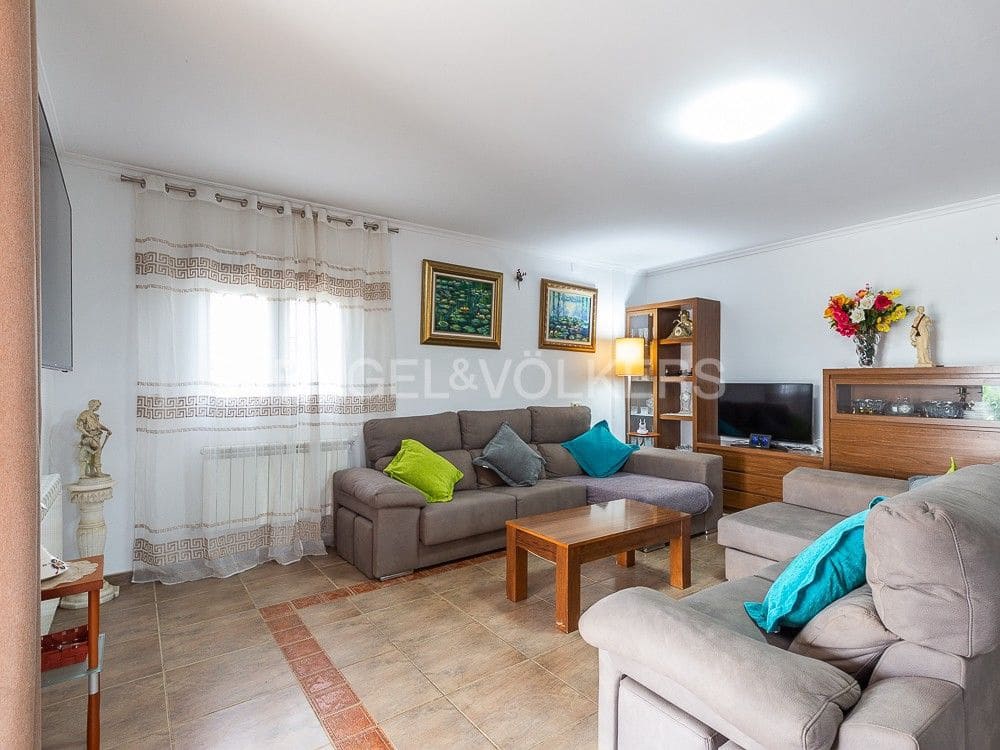 4 bedroom Finca/Country House for sale in Montroy with pool - € 375,000 (Ref: 8235396)