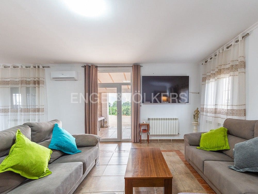 4 bedroom Finca/Country House for sale in Montroy with pool - € 375,000 (Ref: 8235396)