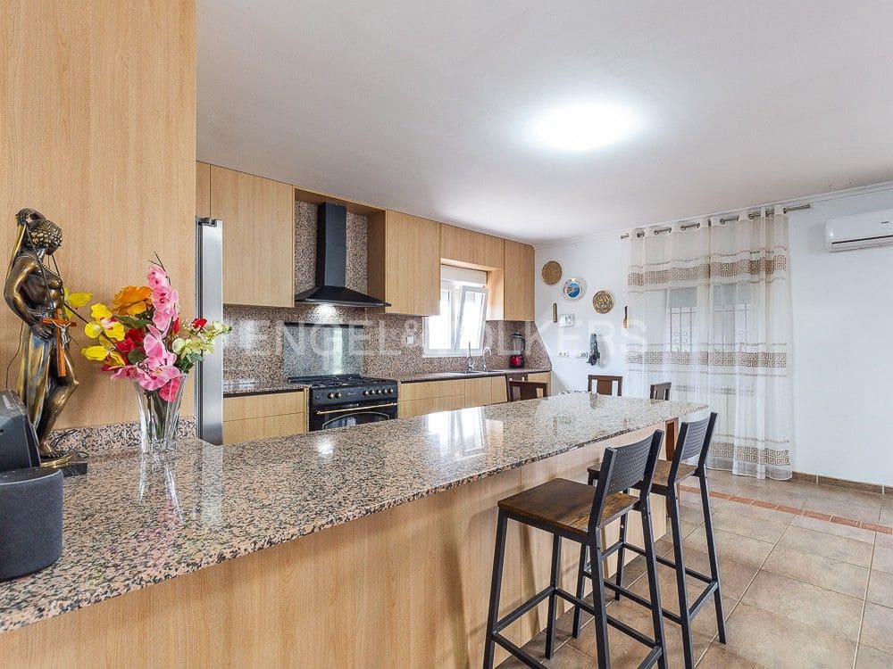 4 bedroom Finca/Country House for sale in Montroy with pool - € 375,000 (Ref: 8235396)