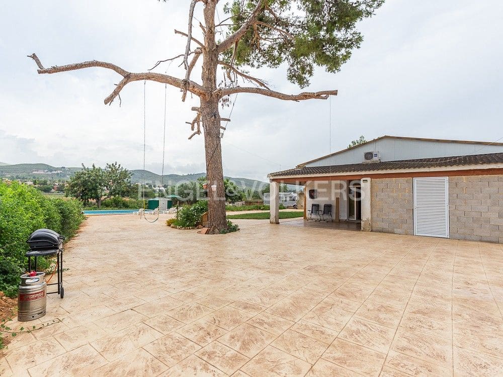 4 bedroom Finca/Country House for sale in Montroy with pool - € 375,000 (Ref: 8235396)