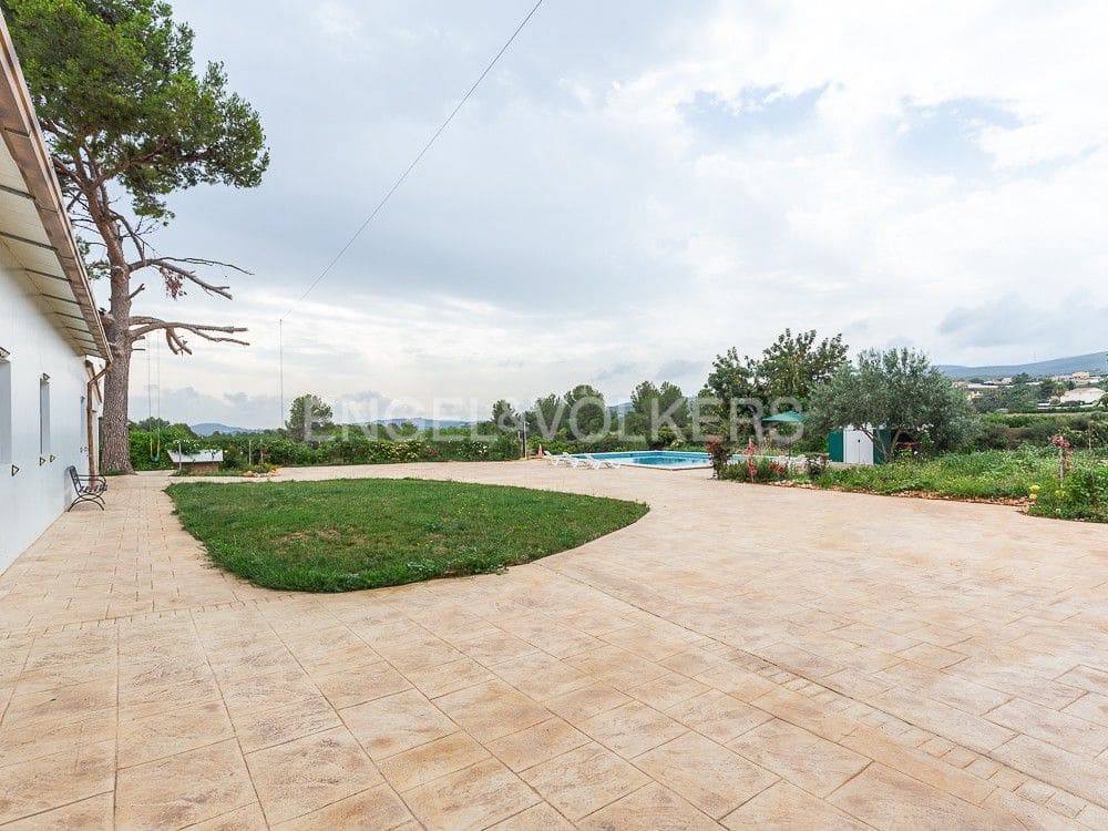 4 bedroom Finca/Country House for sale in Montroy with pool - € 375,000 (Ref: 8235396)