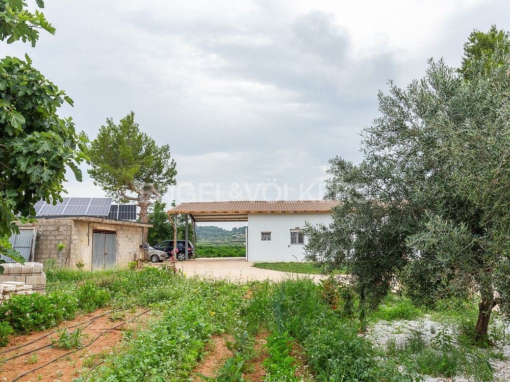 4 bedroom Finca/Country House for sale in Montroy with pool - € 375,000 (Ref: 8235396)