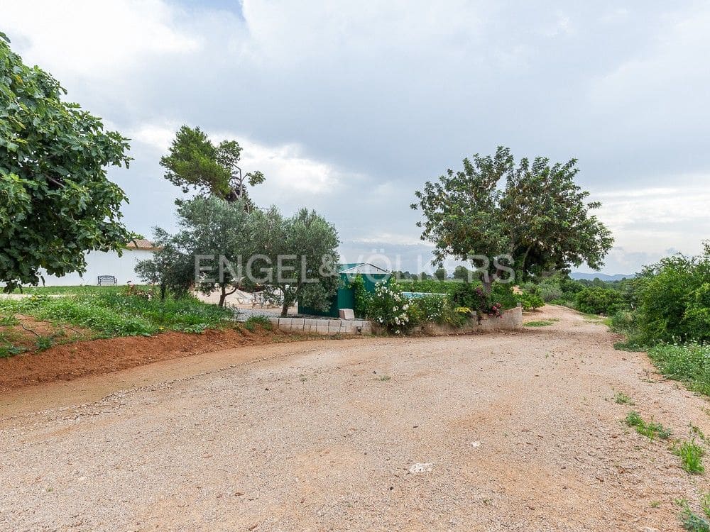 4 bedroom Finca/Country House for sale in Montroy with pool - € 375,000 (Ref: 8235396)