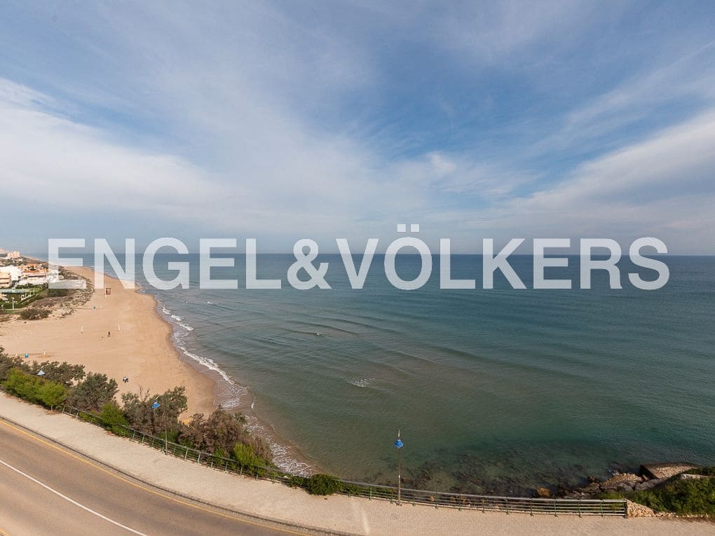 5 bedroom Beach Apartment for sale in Cullera with pool garage - € 1,895,000 (Ref: 8235397)