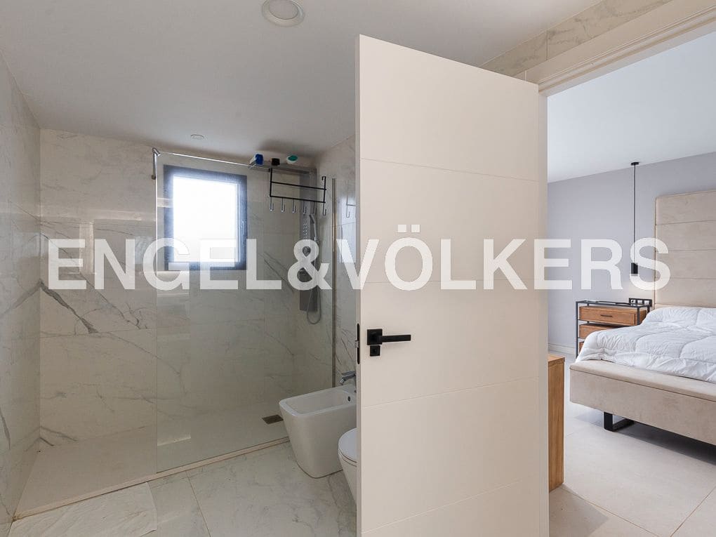 5 bedroom Beach Apartment for sale in Cullera with pool garage - € 1,895,000 (Ref: 8235397)