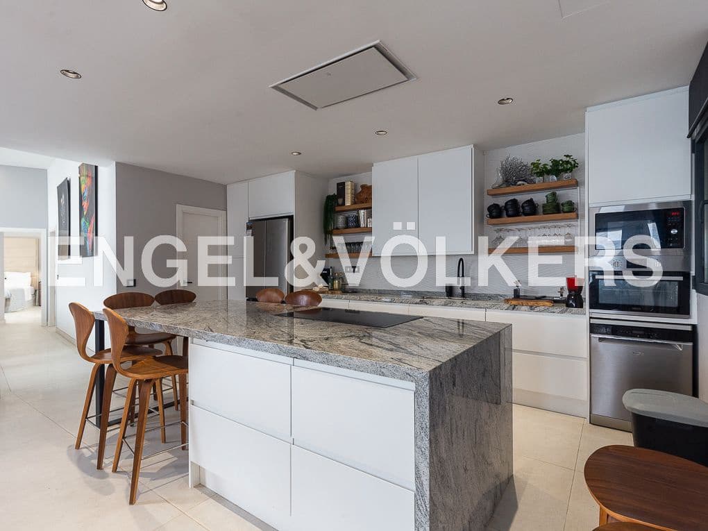 5 bedroom Beach Apartment for sale in Cullera with pool garage - € 1,895,000 (Ref: 8235397)