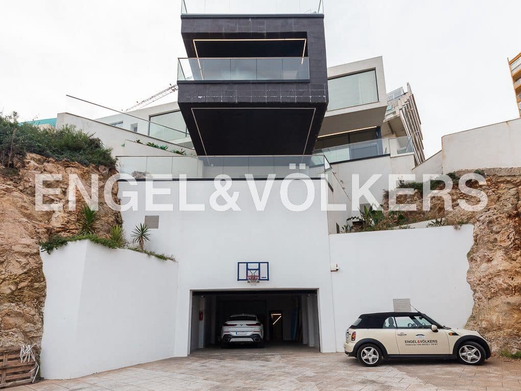 5 bedroom Beach Apartment for sale in Cullera with pool garage - € 1,895,000 (Ref: 8235397)