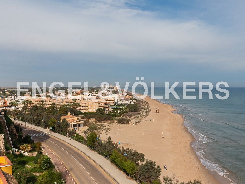 5 bedroom Beach Apartment for sale in Cullera with pool garage - € 1,895,000 (Ref: 8235397)