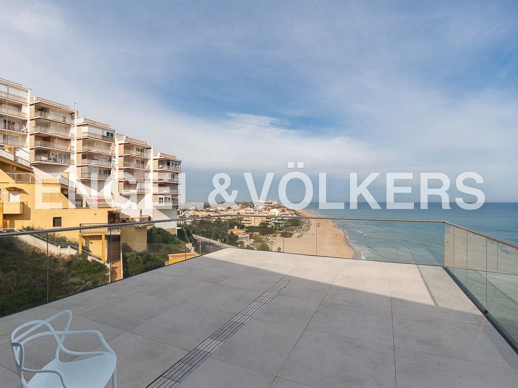 5 bedroom Beach Apartment for sale in Cullera with pool garage - € 1,895,000 (Ref: 8235397)