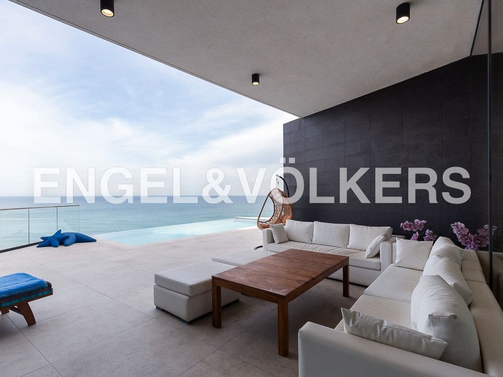 5 bedroom Beach Apartment for sale in Cullera with pool garage - € 1,895,000 (Ref: 8235397)