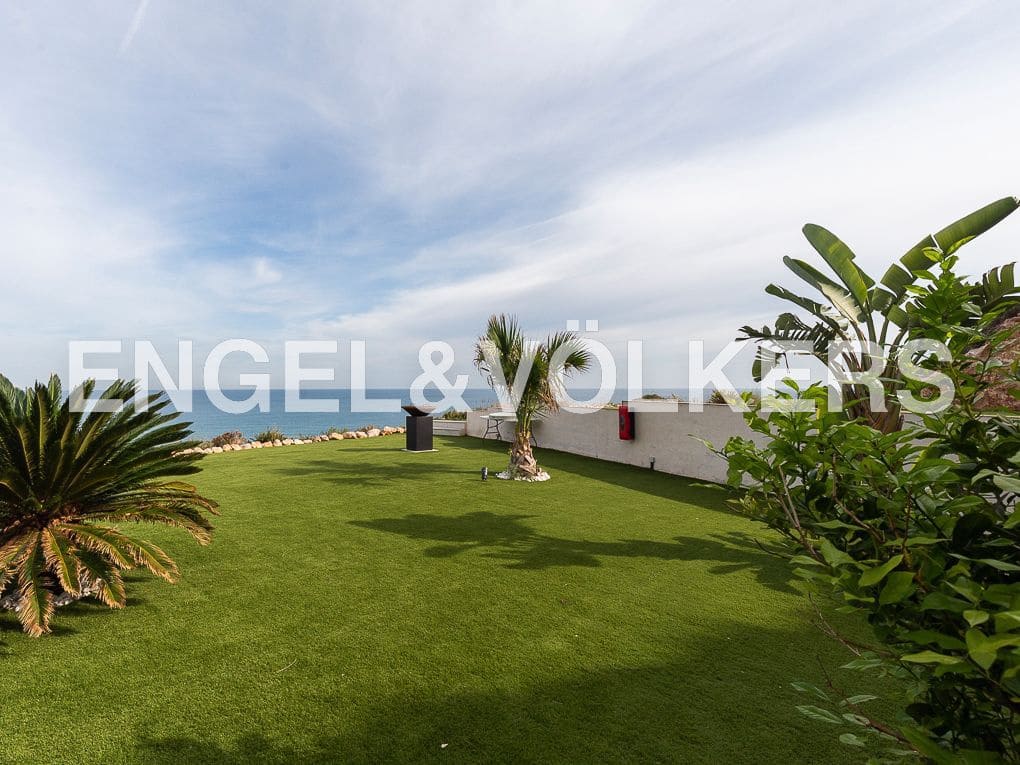 5 bedroom Beach Apartment for sale in Cullera with pool garage - € 1,895,000 (Ref: 8235397)