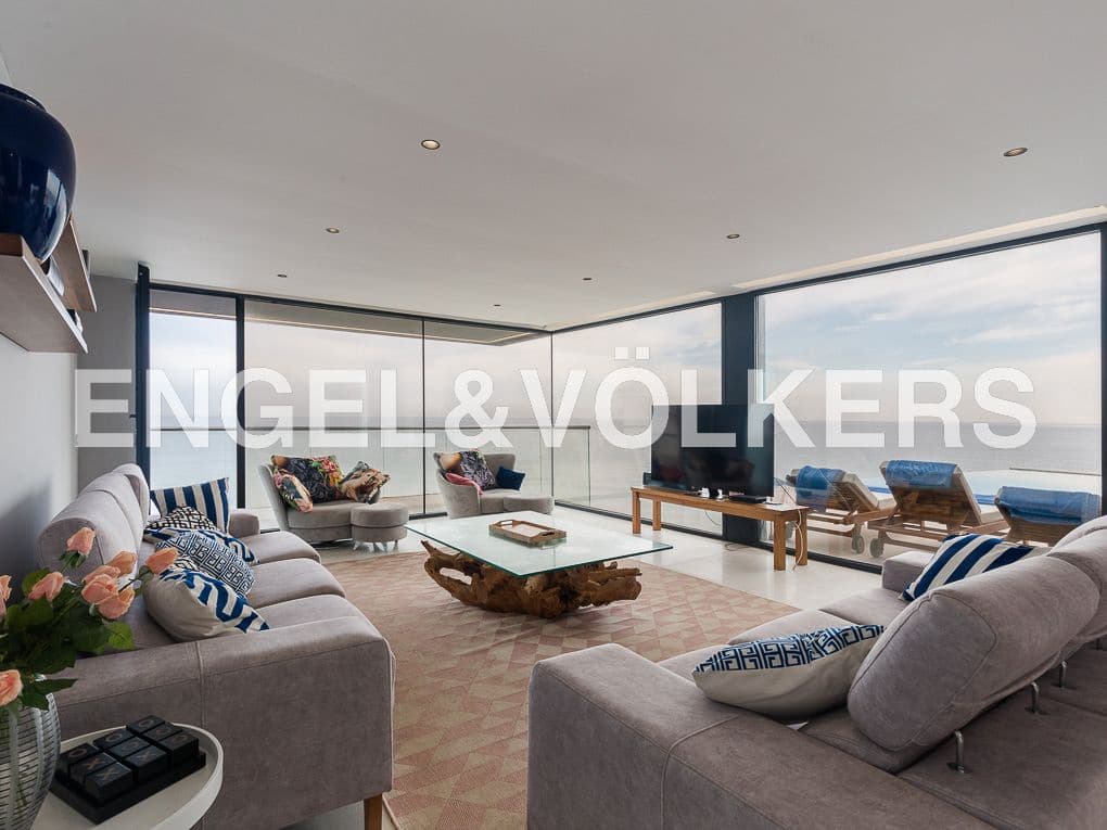 5 bedroom Beach Apartment for sale in Cullera with pool garage - € 1,895,000 (Ref: 8235397)