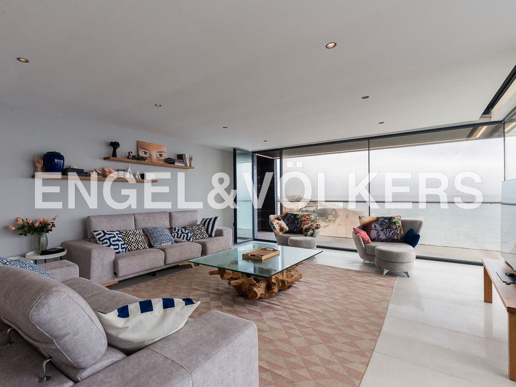 5 bedroom Beach Apartment for sale in Cullera with pool garage - € 1,895,000 (Ref: 8235397)