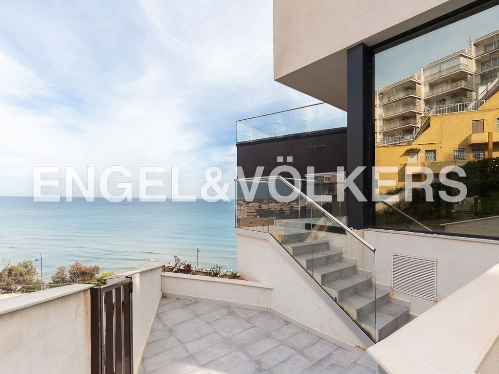 5 bedroom Beach Apartment for sale in Cullera with pool garage - € 1,895,000 (Ref: 8235397)