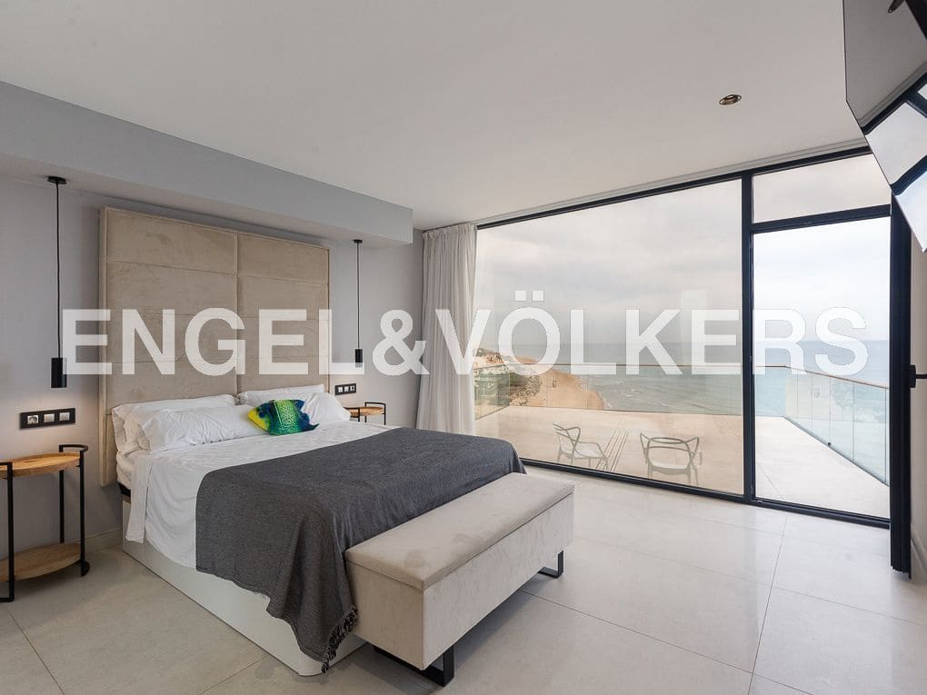 5 bedroom Beach Apartment for sale in Cullera with pool garage - € 1,895,000 (Ref: 8235397)