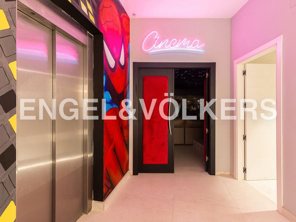 5 bedroom Beach Apartment for sale in Cullera with pool garage - € 1,895,000 (Ref: 8235397)