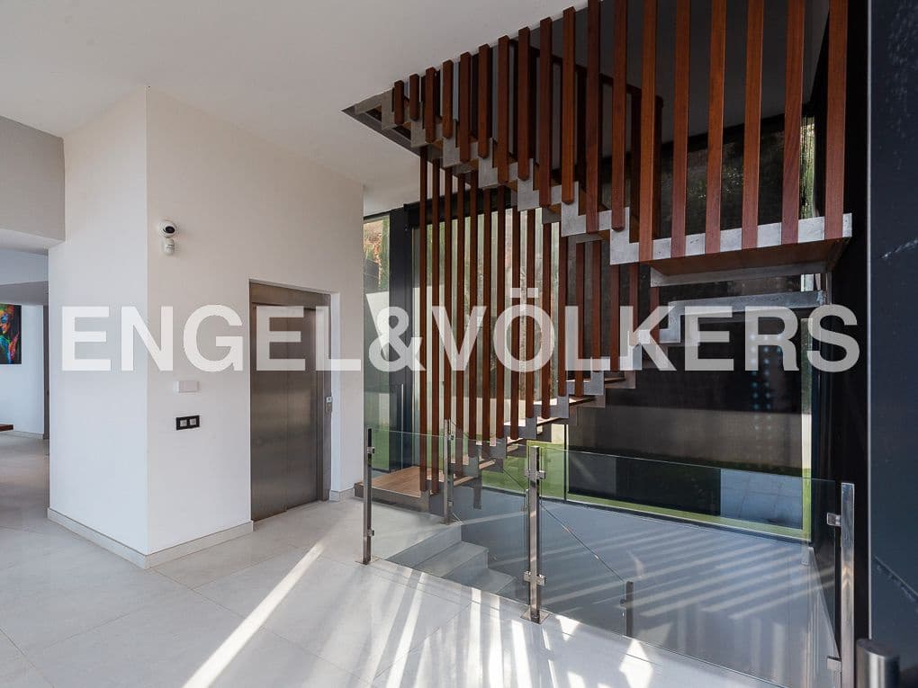 5 bedroom Beach Apartment for sale in Cullera with pool garage - € 1,895,000 (Ref: 8235397)