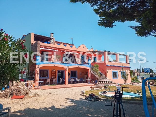 5 soveværelse Finca/Landehus til salg i Vinaròs med swimmingpool garage - € 390.000 (Ref: 8235402)