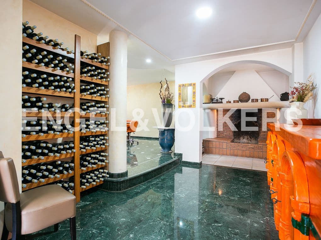 7 bedroom Villa for sale in Picanya with pool garage - € 980,000 (Ref: 8235423)