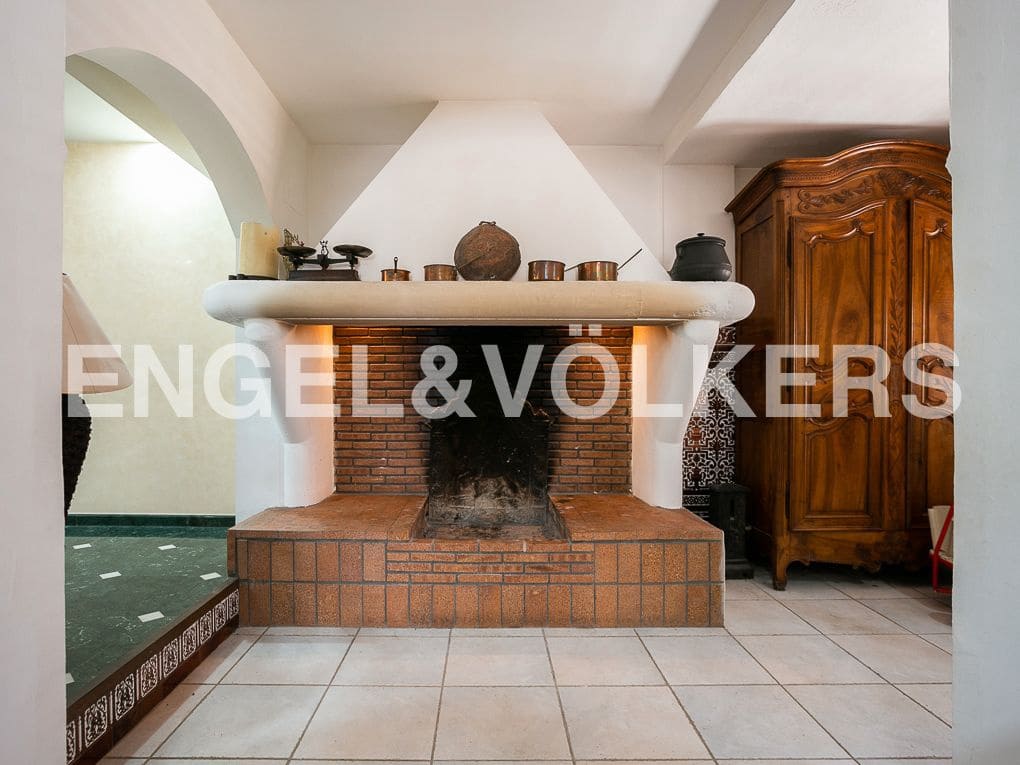 7 bedroom Villa for sale in Picanya with pool garage - € 980,000 (Ref: 8235423)