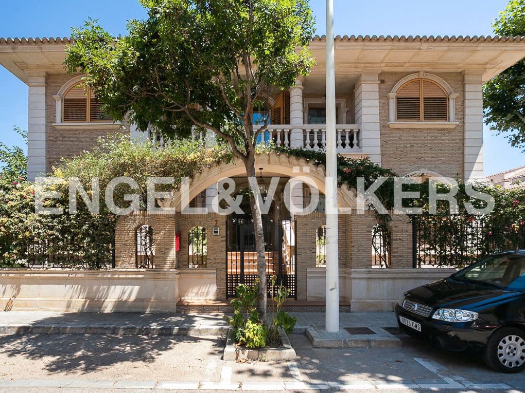 7 bedroom Villa for sale in Picanya with pool garage - € 980,000 (Ref: 8235423)